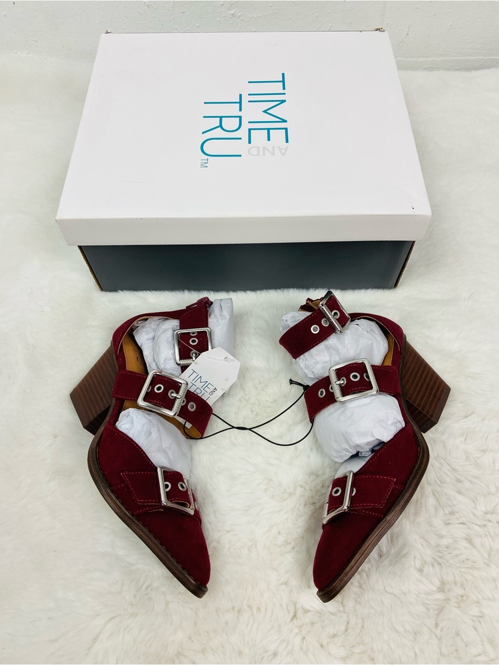 Time and Tru Women's Burgundy Suede Triple Buckle Block Heel Sandals 11,10 & 6